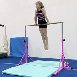 Gymnastic Bar and 2 tumbling mats