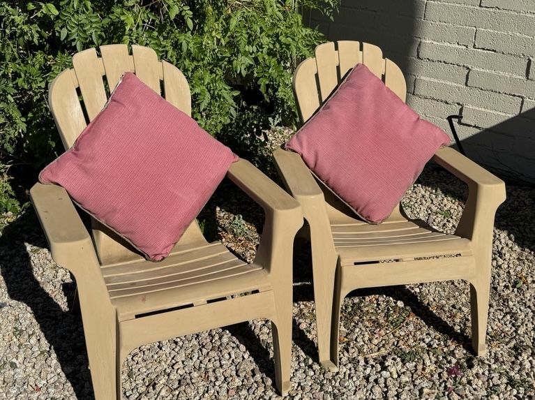 Set Of Outdoor Chairs And Pillows 