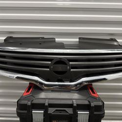 2007 - 2009 Nissan Altima OEM Style Front Grille-Chrome &Black