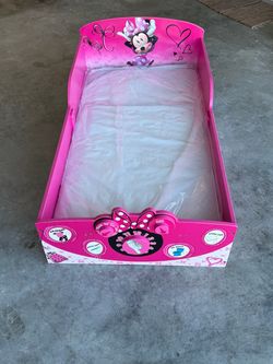 Minnie Mouse toddler bed