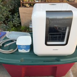 Portable Dish Washer In Excellent Condition  By Comfee’