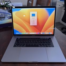 Apple MacBook Pro 15”, I7, 16 GB Ram, 256 GB Storage, Excellent Condition 