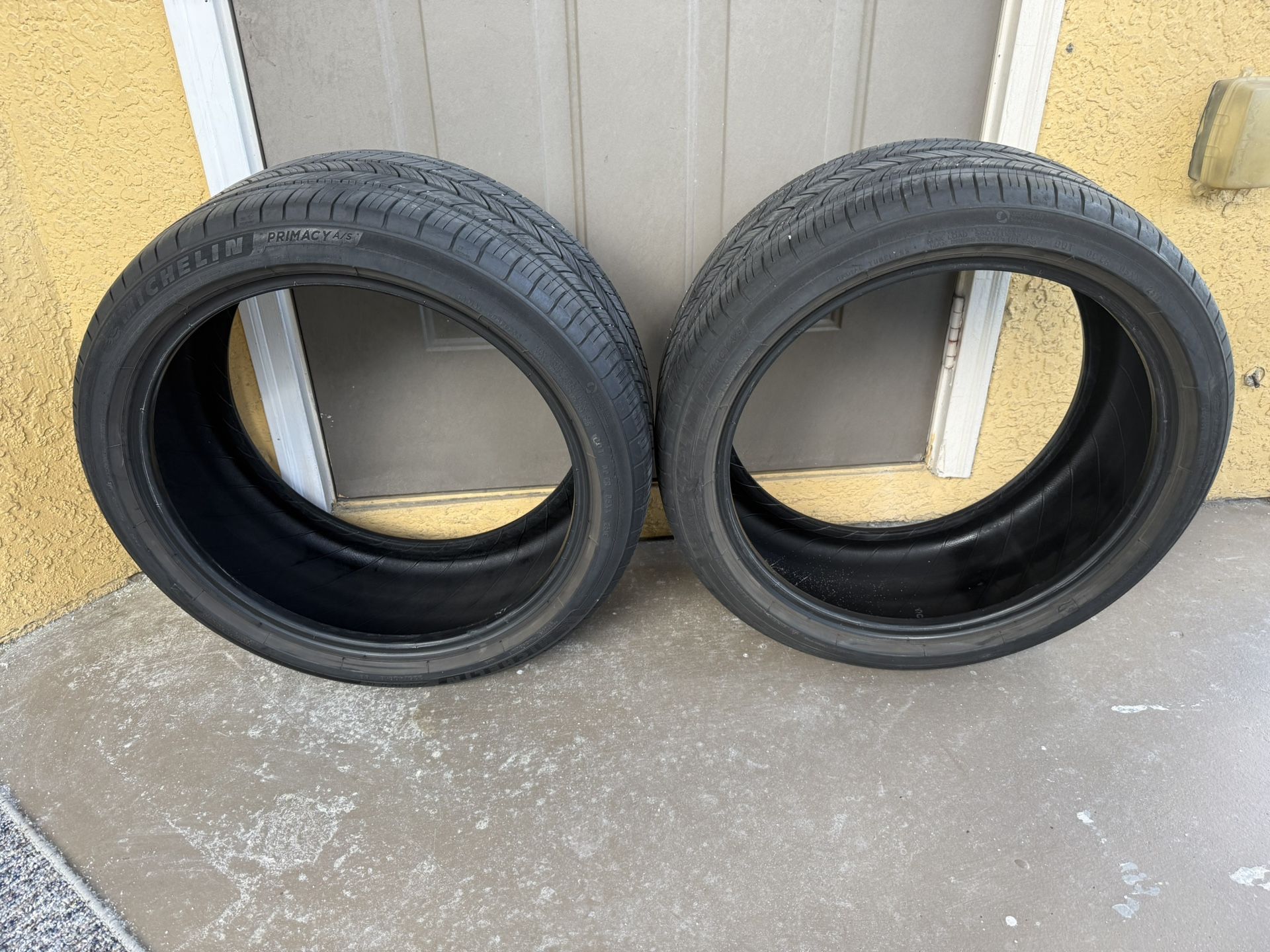 Michelin R 18 Tires