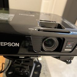 Epson EX7240 Pro Wireless WXGA 3LCD Projector