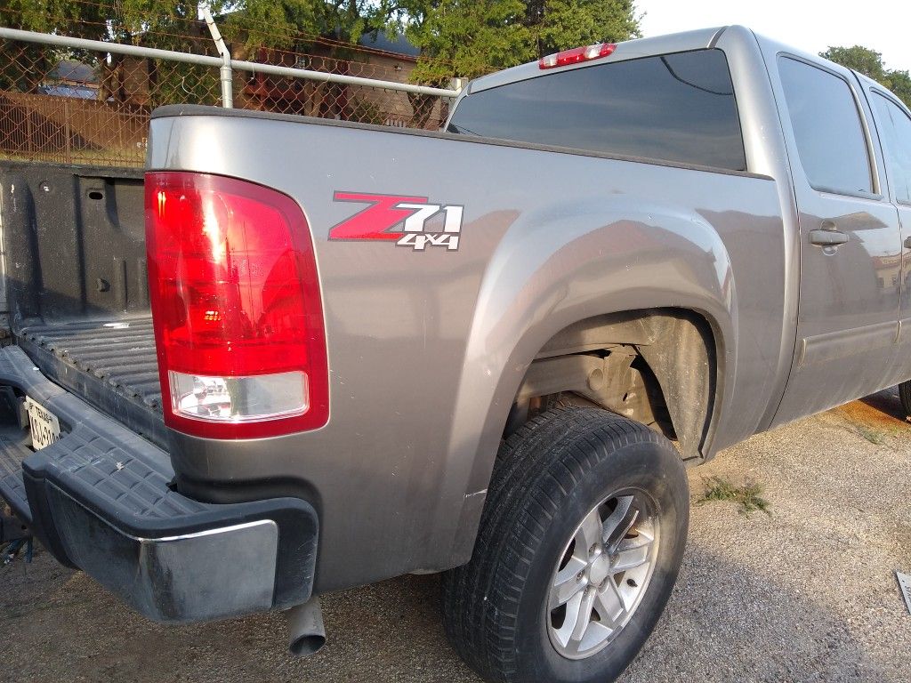Truck Bed for 20072013 Chevy Silverado / GMC Sierra for Sale in San