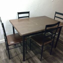 Table With 4 Chairs