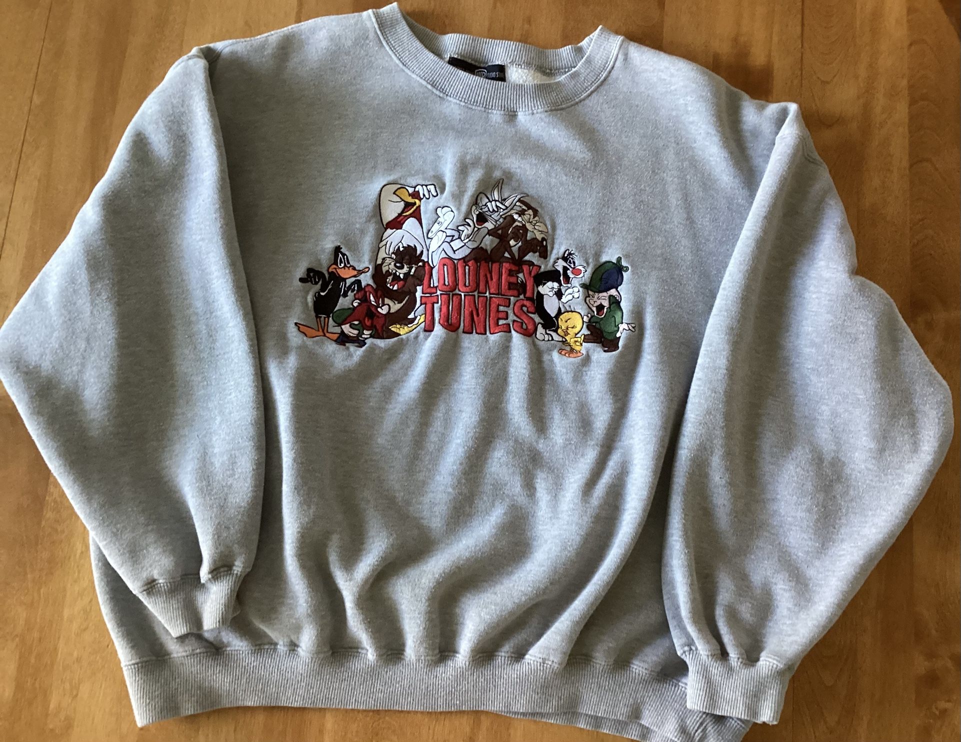 Vintage 1995 Looney Tunes Grey Sweatshirt. Size Large. Embroidered
