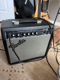 FENDER guitar amp (Frontman 15G)