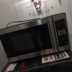 Black + Deck Microwave 