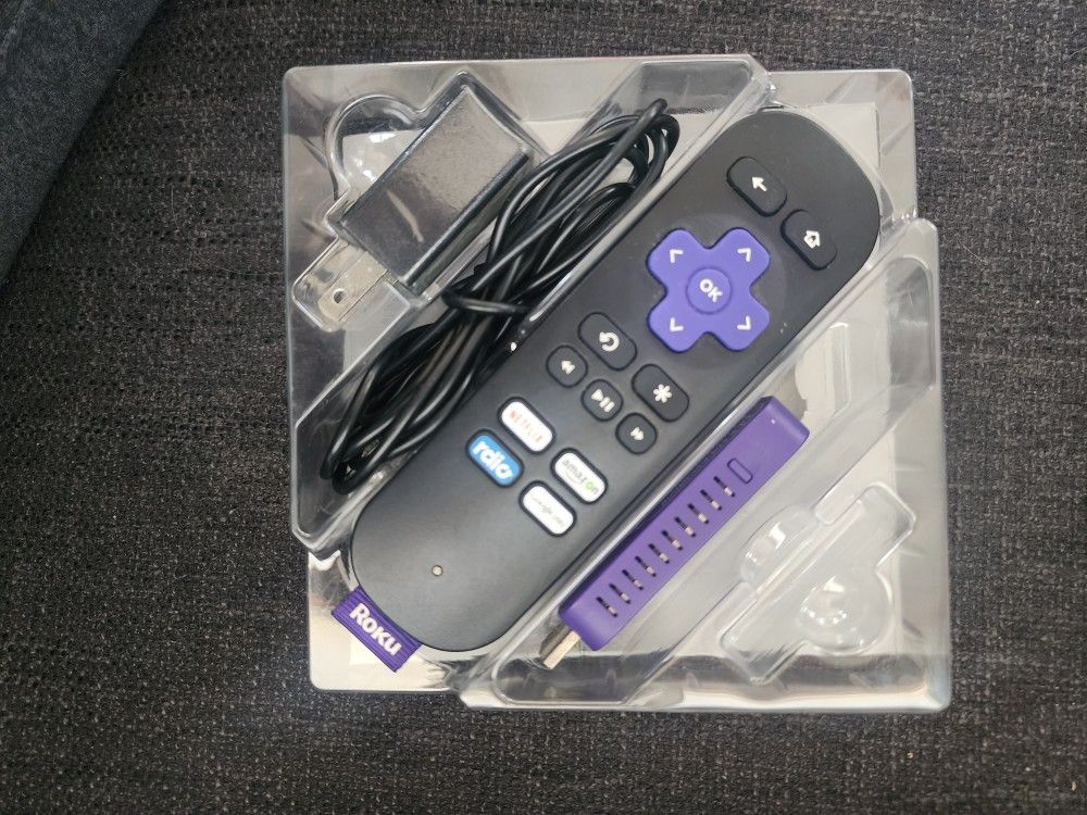 Gently Used Roku 3500X Streaming Stick Kit