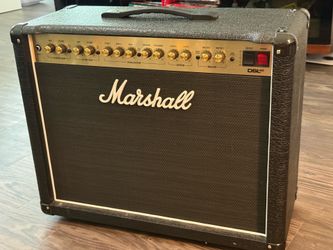 Marshall DSL40CR 40-watt 1 x 12-inch Combo Amplifier with a footswitch