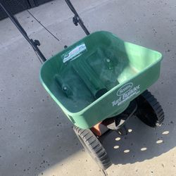 Scott’s Turf Builder Seed Thrower Lawn Maker