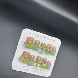 Luxury Press/glue On Nails 