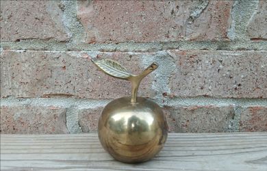 Vintage Brass Apple/Etched Leaf Bell