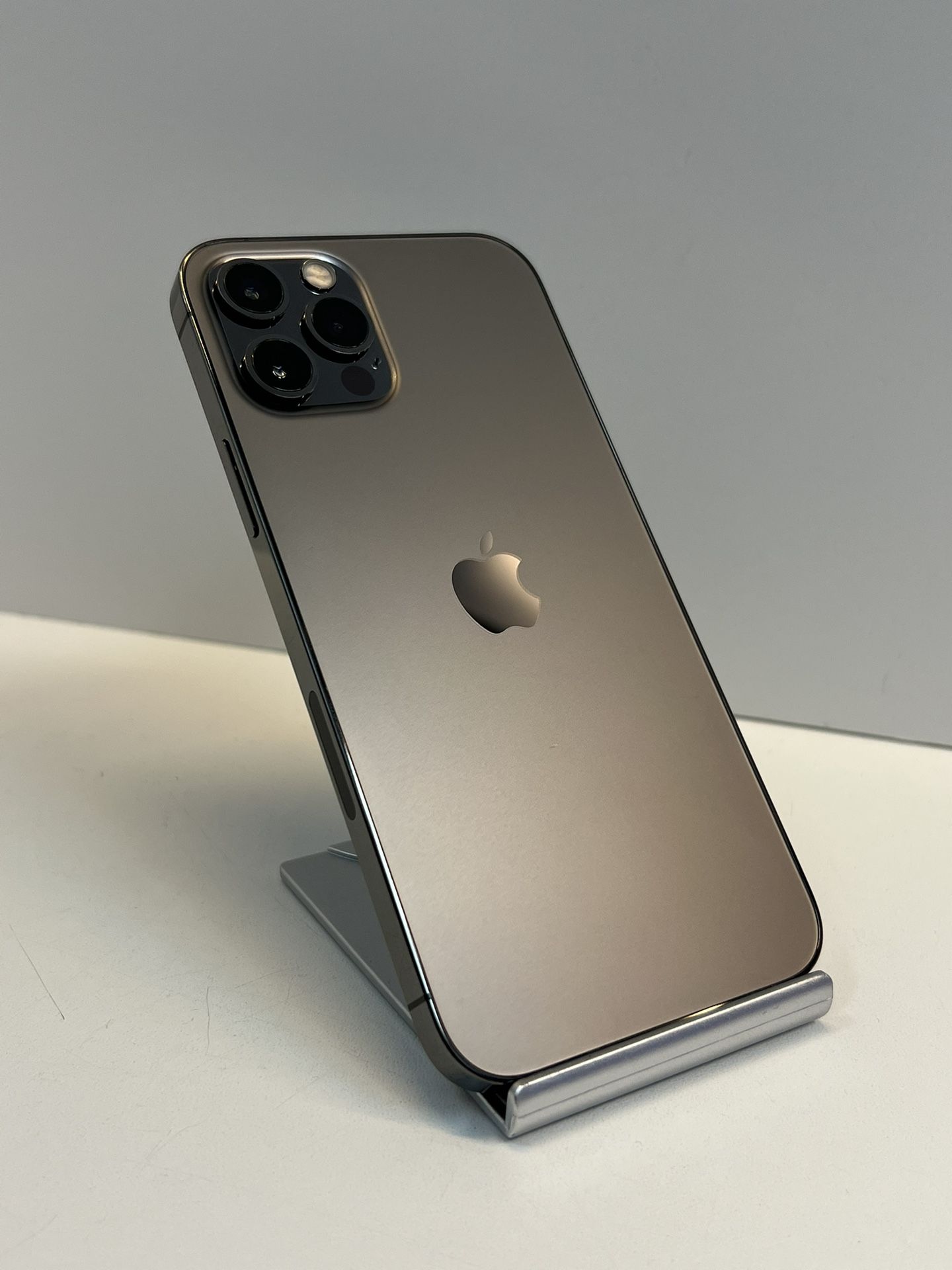 Apple iPhone 12 PRO 128gb. ( Unlocked )