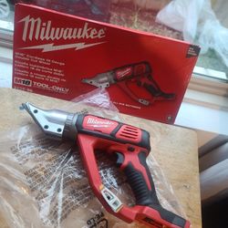 $200 FIRM PRICE Milwaukee M18 18-Volt Lithium-Ion Cordless 18-Gauge Double Cut Metal Shear (Tool-Only)
(No BATTERY NO CHARGER)