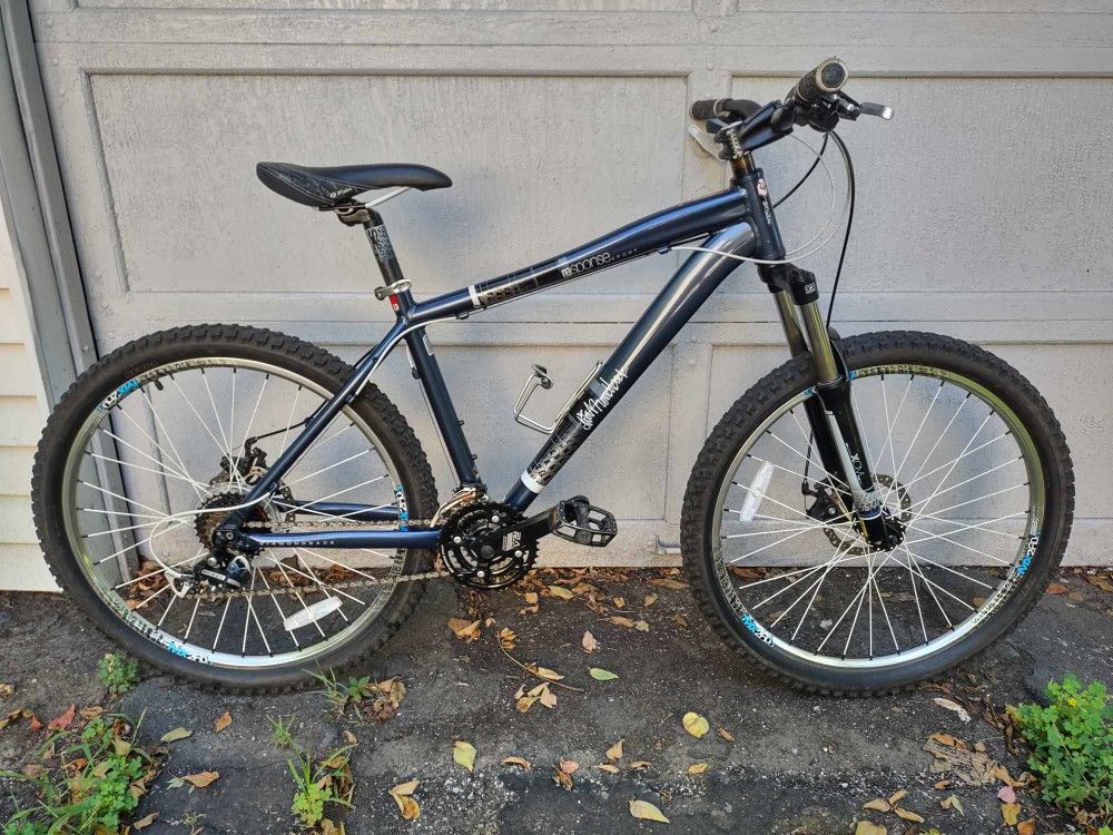 Diamondback Response Sport Mountain Bike 18" Aluminum Frame 24 Speed Rapid Fire Shift Disc Brakes Needs Nothing