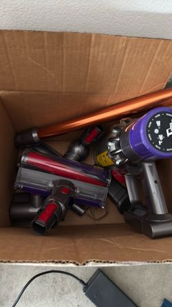 Dyson Vacuum & Accessories