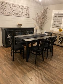 Dinning Table