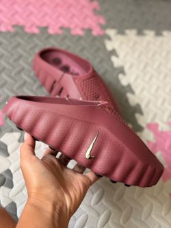 Nike mind women size 8