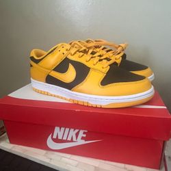 Nike SB Dunk Low “Golden Rod”