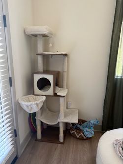 Cat tree house