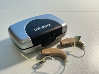Pair of Phonak Extra 311 AZ BTE Hearing Aids Tan w/ humidifier case & batteries