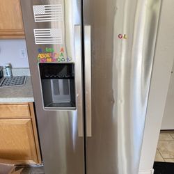 Whirlpool 36” Side-by-Side Refrigerator – Stainless Steel