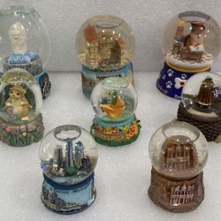 Water Globes Lot of 8   $5.00