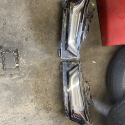 23 Traverse Turn Signal/ Daytime Running Lights 