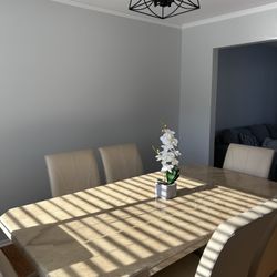 Dining Room Table 