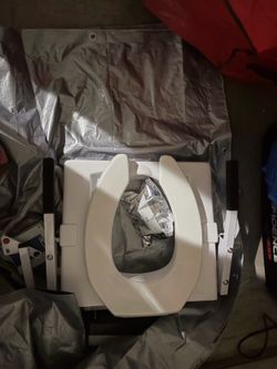 Battery Powered Tilt Toilet Seat Lift