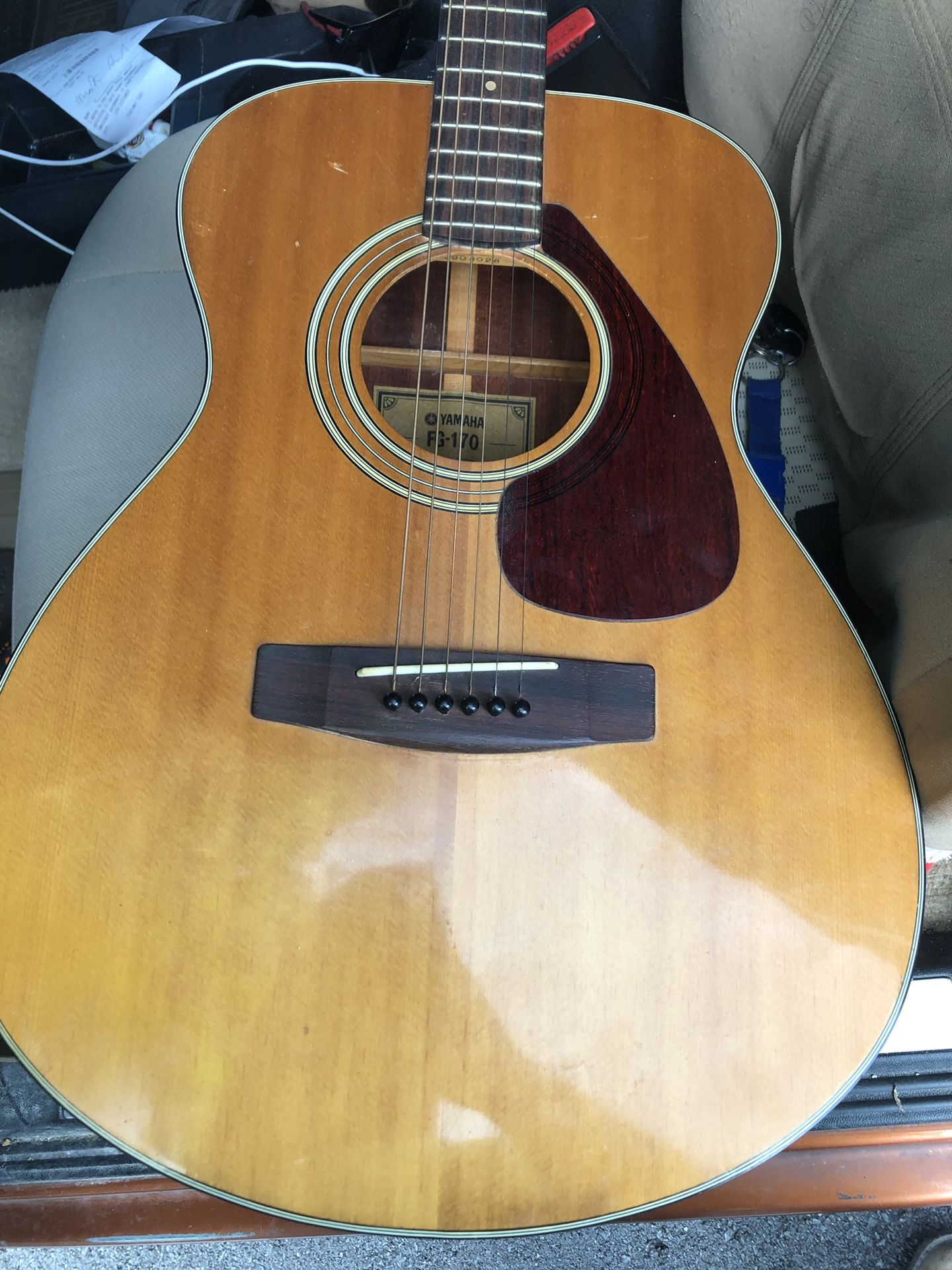 Yamaha (FG-170) acoustic guitar