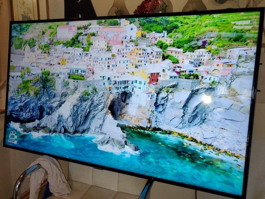 50" Samsung Smart Tv 4k Great Condition Comes With Original Remote.  Great Quality Pic No Scratch.  No Stand It Was Mounted 