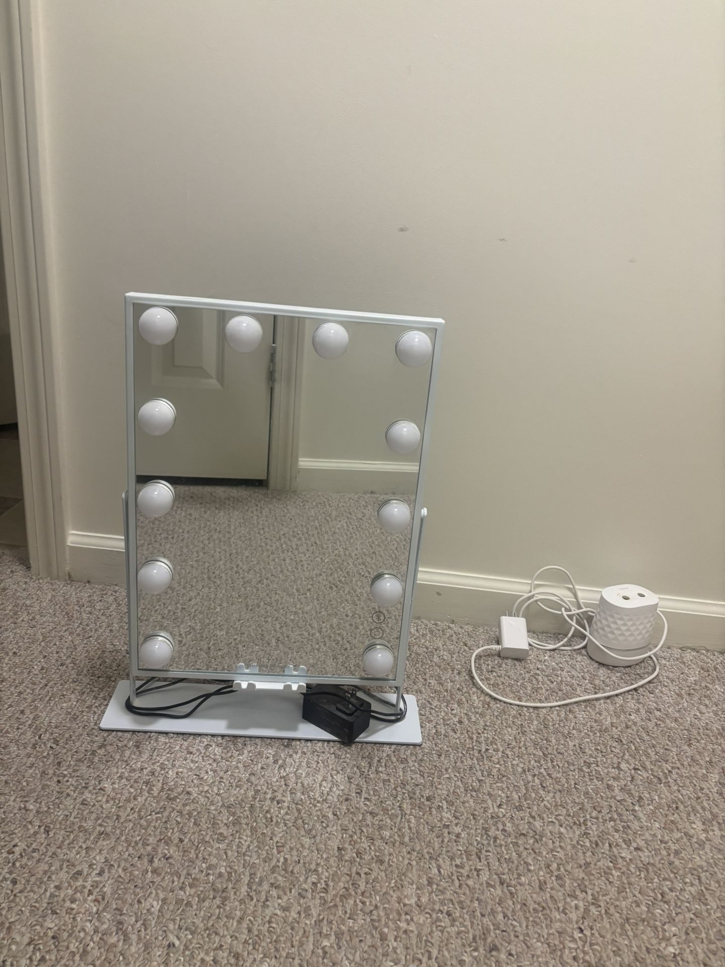 Makeup Vanity Mirror With LED