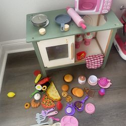 toddler kitchen with accesories
