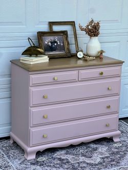 Nursery Thomasville Solid Maple 5-Drawer Dresser/Changing table-top with Cedar wood bottom drawery