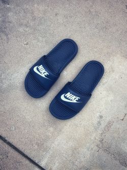 Nike Slides Size 7