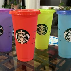 4 Plastic Starbucks  Cups with Lids ( No Straws) 24oz. 