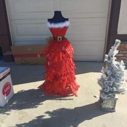 Yard Decor Sale 11/29 9 Am To 4 Pm