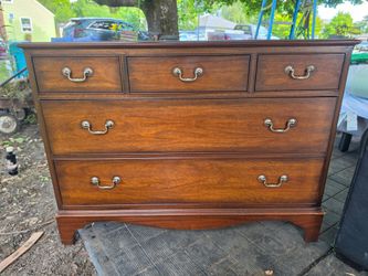 Ethan Allen Solid Wood 5 Drawer Dresser