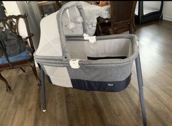 Chicco portable bassinet