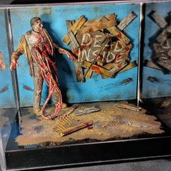 Zombie Shelf Diorama In Acrylic Case