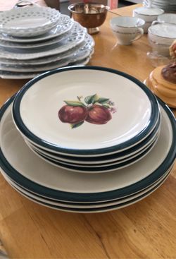 8 pc Apple designed dining set