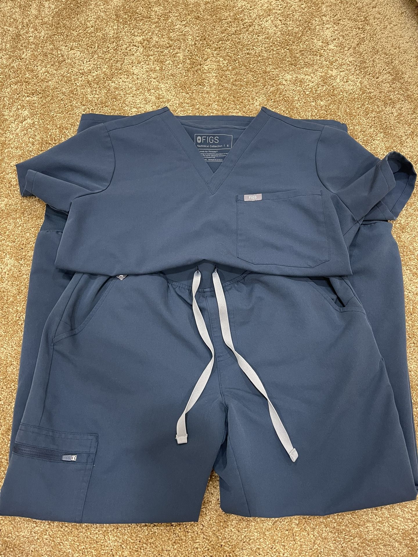 FIGS Scrubs (Dark Harbor) 