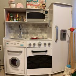 Kidkraft Live, Learn & Play Kitchen 