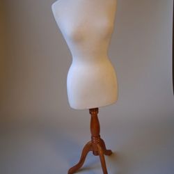 Adjustable Female Mannequin On Stand