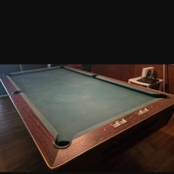Full Sized Pool Table 