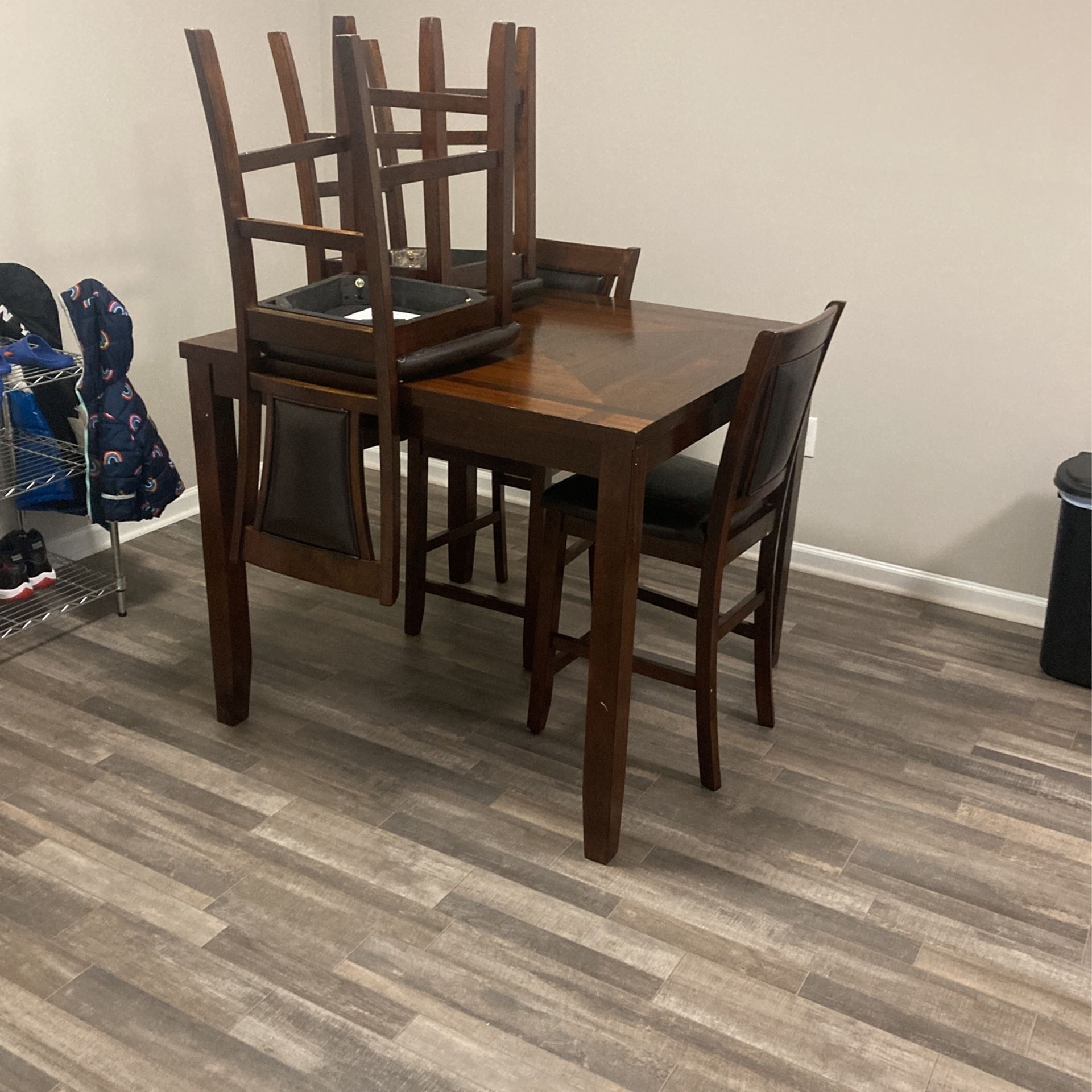4 chair Kitchen Table for Sale in Concord, NC OfferUp