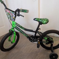 Kids Schwinn Bike w/ Training Wheels